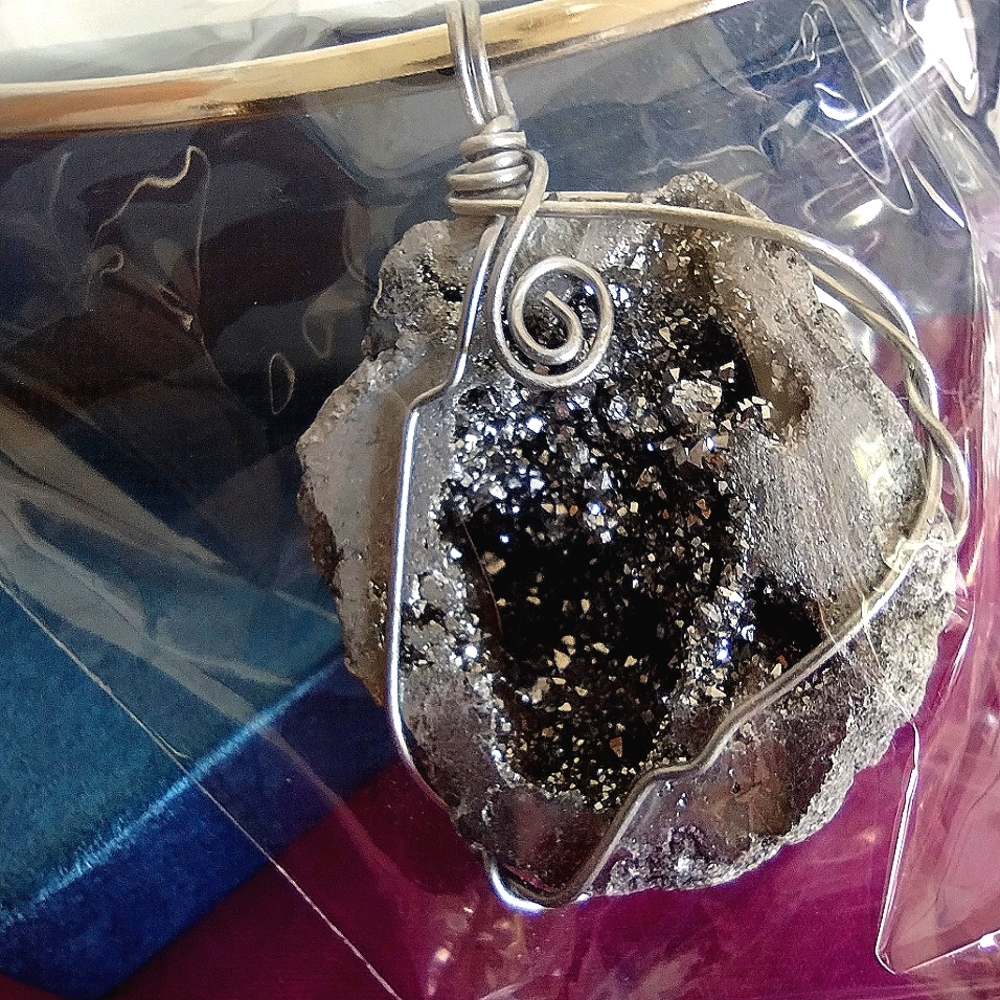 Wire wrapped druzy collar necklace